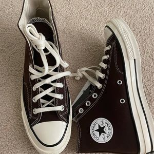 Men’s 9.5 brown converse
